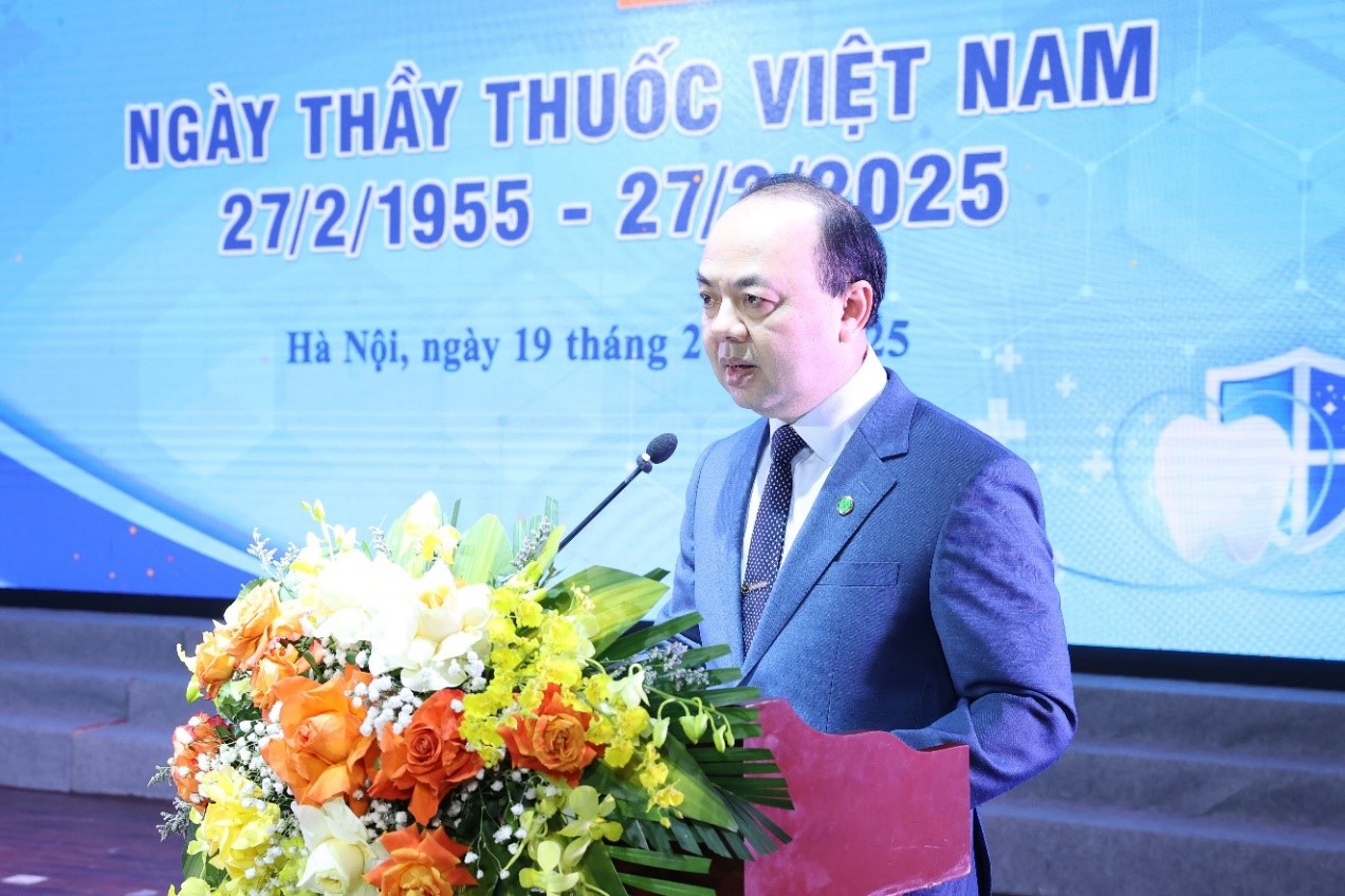 TS. Phạm Thanh Hà, Phó giám đốc bệnh viện phát biểu và đọc thư Chủ tịch Hồ Chí Minh gửi cán bộ ngành Y tế